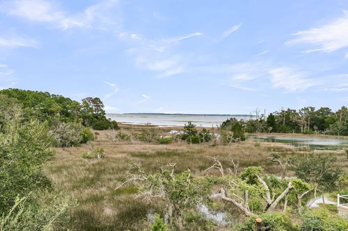 2072 Amenity Park Dr, Mount Pleasant, SC, 29466-6022 | Card Image