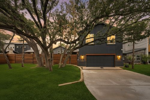 11123 Lakeside Dr, Jonestown, TX, 78645-3320 | Card Image