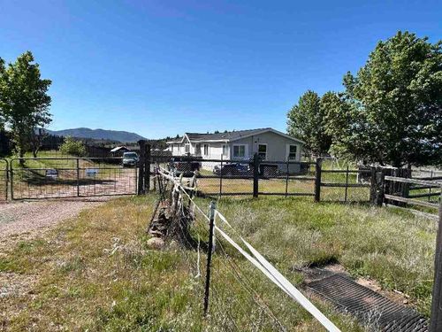 11820 Gate Ridge Dr, Hornbrook, CA, 96044 | Card Image
