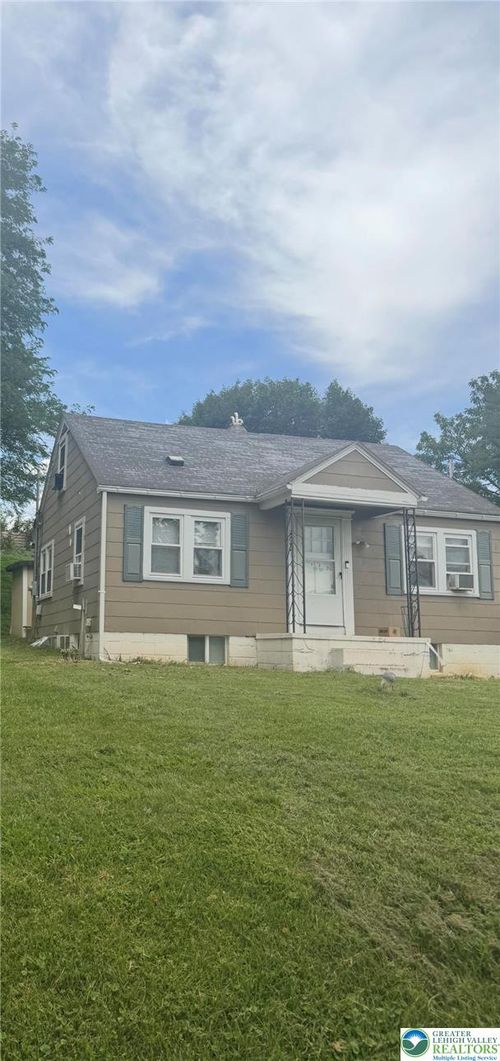 2655 Eldridge Ave, Palmer Twp, PA, 18045-2406 | Card Image