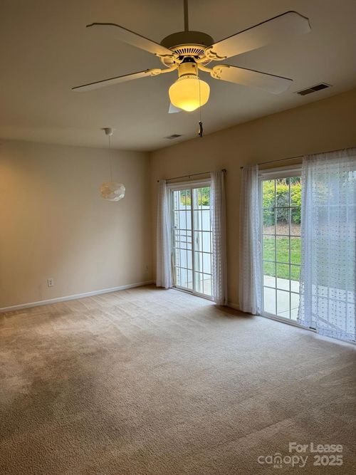 9668 Walkers Glen Dr Nw, Concord, NC, 28027-3548 | Card Image