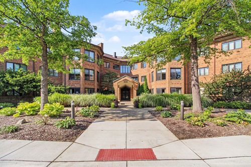 203-2115 Nature Cove Court, Ann Arbor, MI, 48104 | Card Image