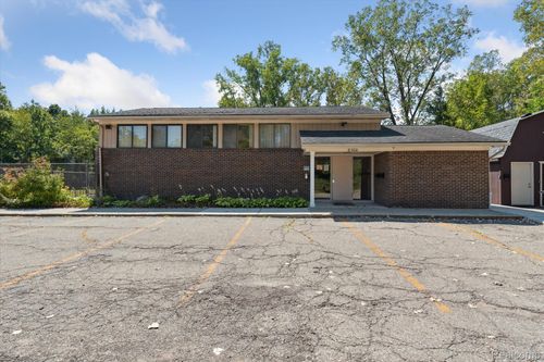 8346 Lakeview Dr, Superior Twp, MI, 48198-3628 | Card Image