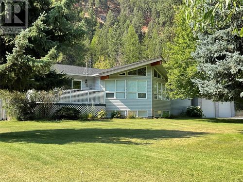 706 Central Ave, Midway, BC, V0H1M0 | Card Image