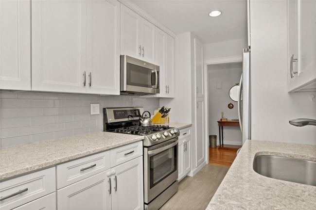 APT-3F - 294 Bronxville Rd, Home with 2 bedrooms, 1 bathrooms and null parking in Yonkers NY | Image 13