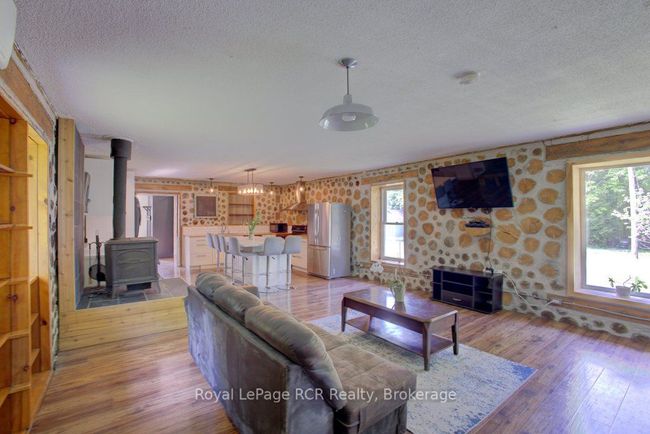 8667 Sideroad 9, House other with 1 bedrooms, 1 bathrooms and 6 parking in Arthur ON | Image 8