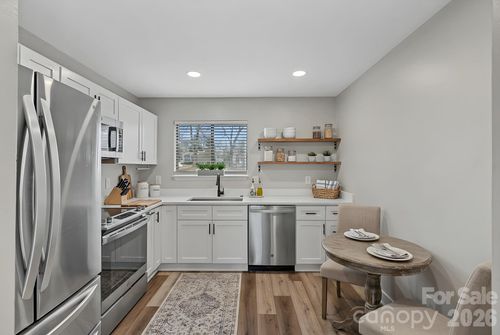 b-3021 Heathstead Pl, Charlotte, NC, 28210-7168 | Card Image