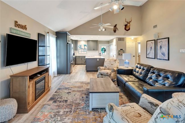 612 W Jackson Ave, House other with 3 bedrooms, 3 bathrooms and null parking in Port O Connor TX | Image 4