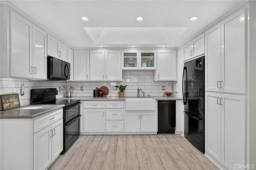 m2-45l-1543 Merion Way, Seal Beach, CA, 90740-4981 | Card Image