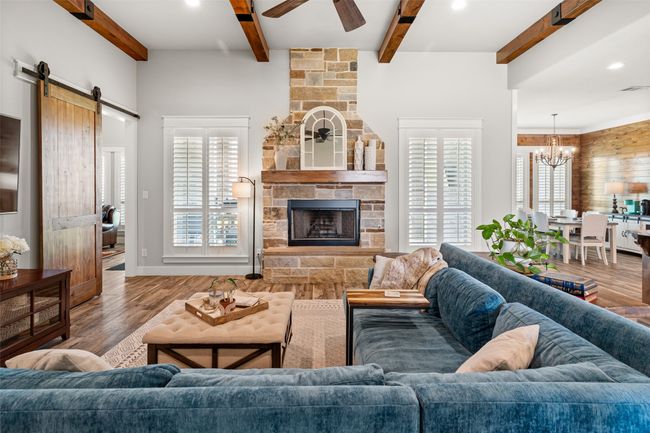 321 Kenyon Ct, House other with 4 bedrooms, 4 bathrooms and null parking in Granbury TX | Image 8