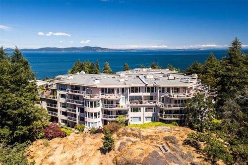 ph52-2829 Arbutus Rd, Saanich, BC, V8N5X5 | Card Image