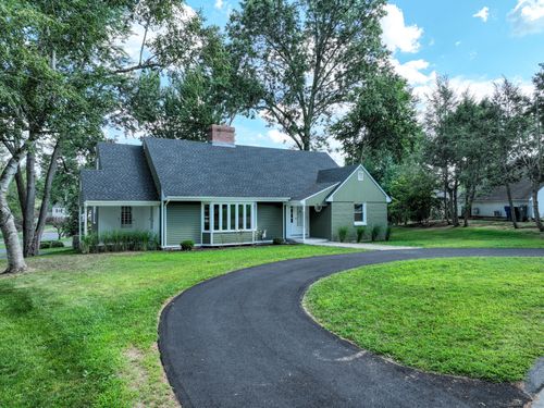 88 Spring Ln, West Hartford, CT, 06107-3326 | Card Image