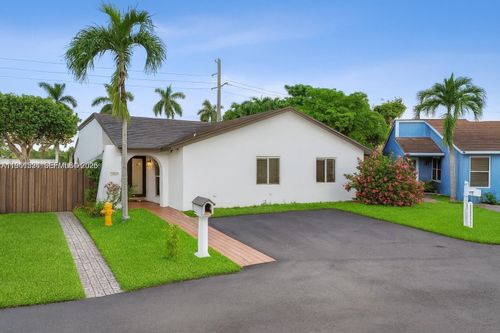 3250 Sw 116th Pl, Miami, FL, 33165-3301 | Card Image