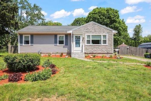 51 Stevens Rd, Swansea, MA, 02777-4704 | Card Image