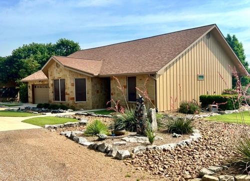 7926 White Oak Road, Kerrville, TX, 78028 | Card Image