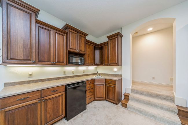 9289 Winterberry Ct, Home with 4 bedrooms, 4 bathrooms and null parking in West Des Moines IA | Image 26