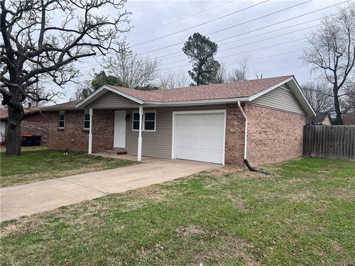 1301 White Rd, Springdale, AR, 72762-2061 | Card Image