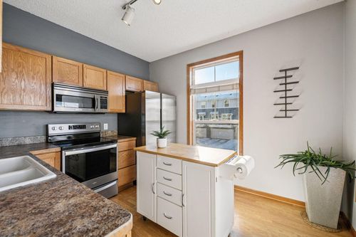 3124 Thoreau Rd, Chaska, MN, 55318-4583 | Card Image