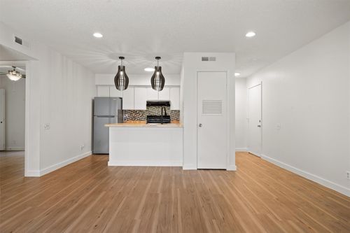 apt-116-620 S 1st St, Austin, TX, 78704-1137 | Card Image