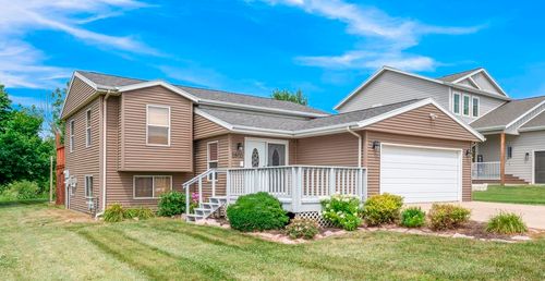 2803 Sportsmans Dr, Milford, IA, 51351-9600 | Card Image