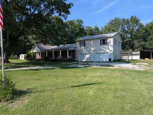 8801 Williby Rd, Salem, VA, 24153-2201 | Card Image