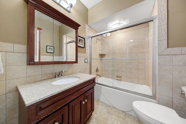 44 Bathroom.jpg | Image 25