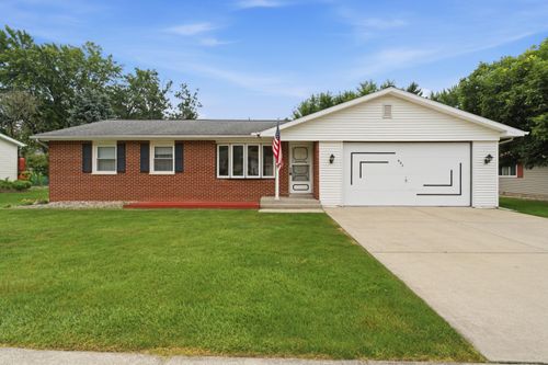 653 Lorraine Dr, Valparaiso, IN, 46385-2924 | Card Image