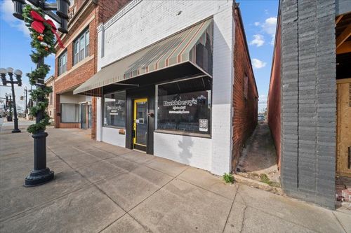 116 W Main St, union, SC, 29379-2329 | Card Image