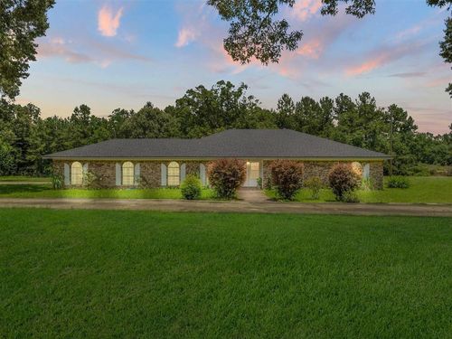 614 Cypress St, Deridder, LA, 70634-9215 | Card Image