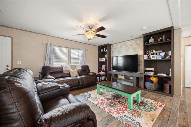 170 Gin Rd, House other with 3 bedrooms, 2 bathrooms and null parking in Woodsboro TX | Image 6
