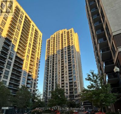 805 - 3 Michael Power Pl, Condo with 1 bedrooms, 1 bathrooms and 1 parking in Etobicoke ON | Image 1