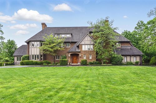 820 Van Nes Dr, Glendale, OH, 45246-4307 | Card Image