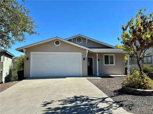 5026 Meadow Lark Ln, Paso Robles, CA, 93446-4261 | Card Image