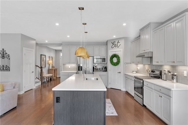 205 Regency Dr, House other with 5 bedrooms, 3 bathrooms and 2 parking in Eighty Four PA | Image 13