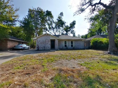 11054 Spottswood Dr, Houston, TX, 77016-2236 | Card Image