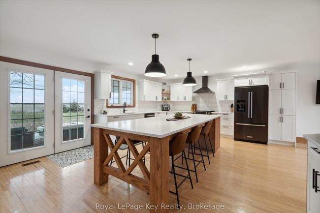 1949 Michigan Line, House other with 3 bedrooms, 3 bathrooms and 6 parking in Sarnia ON | Image 9