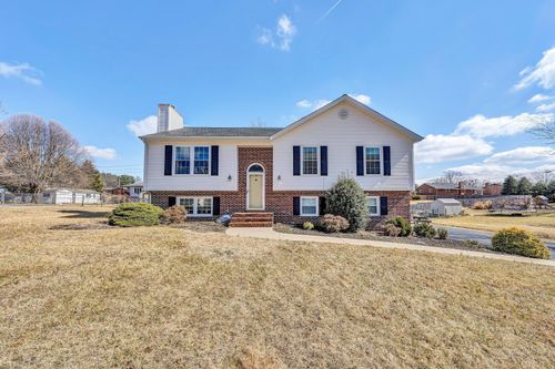 186 Village Ln, Daleville, VA, 24083-3606 | Card Image