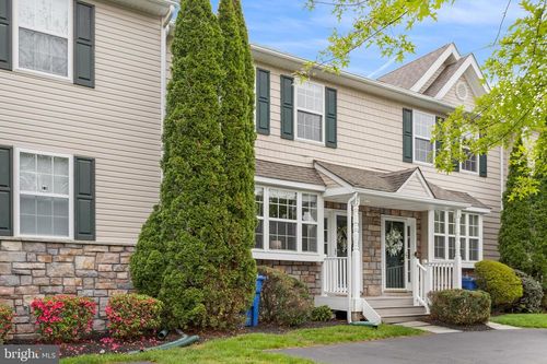 12 Hoag Ln, Aston, PA, 19014-3701 | Card Image