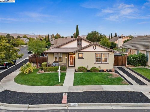 6373 Altamar Cir, Livermore, CA, 94551-8733 | Card Image