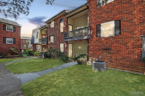 94 Conway Cove Dr, Chesterfield, MO, 63017-2071 | Card Image