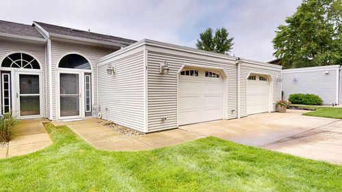 15525 Harbor Dr, Spirit Lake, IA, 51360-7589 | Card Image