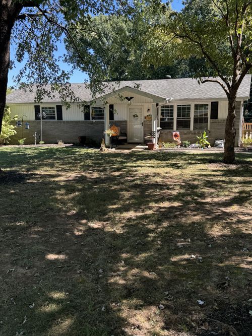 1304 Ellington Dr, Lafayette, TN, 37083-1921 | Card Image