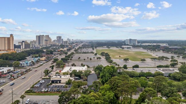 Aerial view of skyline | Image 12