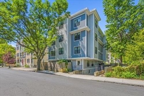 4-192 Raymond St, Cambridge, MA, 02140-3323 | Card Image