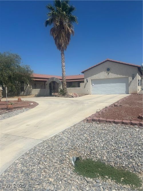 590 Tomahawk Ct, Pahrump, NV, 89060-1825 | Card Image