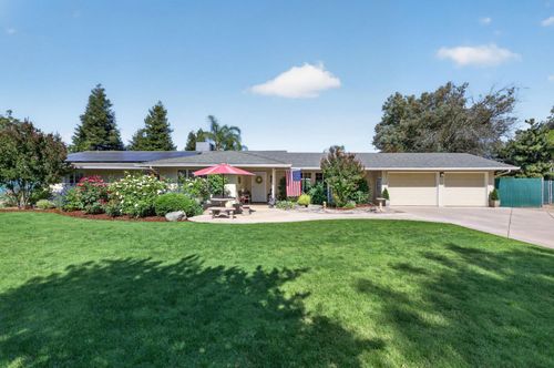 9198 N Fowler Avenue, Clovis, CA, 93619 | Card Image