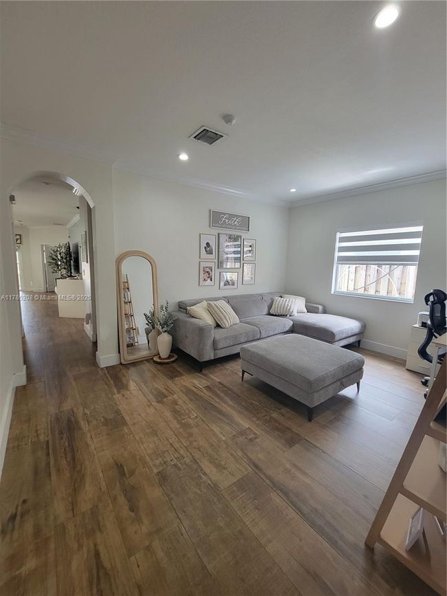 405 Ne 25 Th Ter, House other with 3 bedrooms, 2 bathrooms and null parking in Homestead FL | Image 13