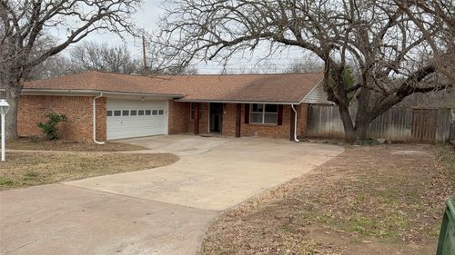 600 Travis Dr, Mineral Wells, TX, 76067-5031 | Card Image