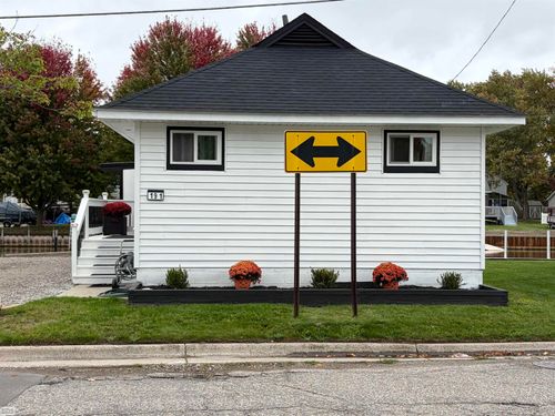 191 S Belle River Ave, Marine City, MI, 48039-1723 | Card Image