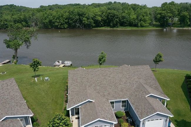1523 Eadens Pl, Condo with 2 bedrooms, 1 bathrooms and null parking in Dixon IL | Image 5